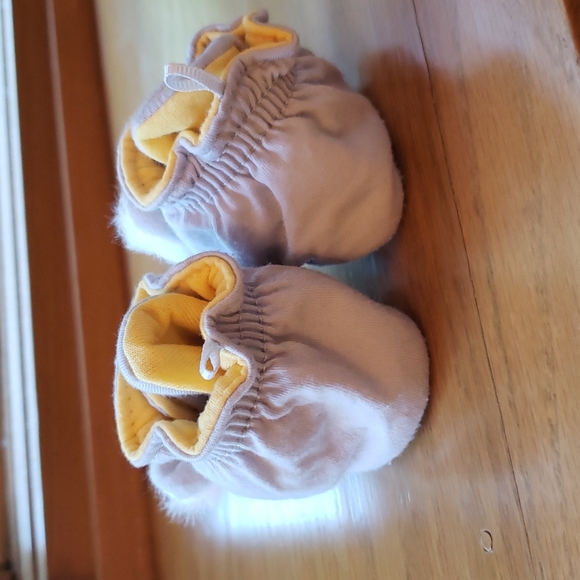 NWOT Koala Booties Newborn/0-3 - Picture 3 of 6